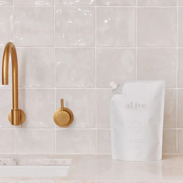 al.ive Body Handwash Refill Mango & Lychee