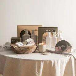 al.ive Body SOY CANDLE Retreat Magnolia & Vanilla