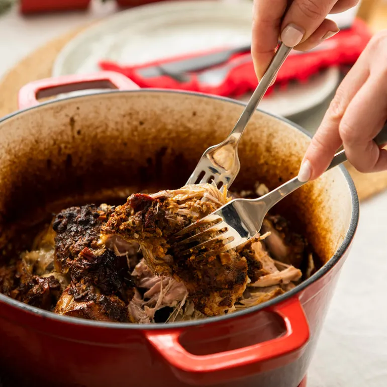 Cast Iron Pot Red 4.6L