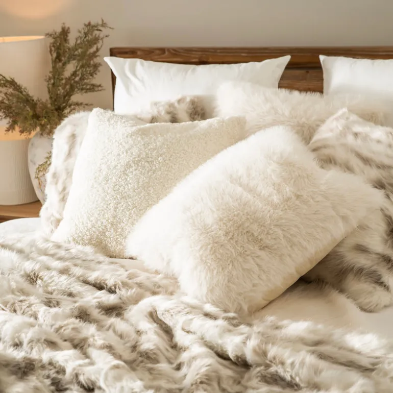 Cushion Lynx Faux Fur White
