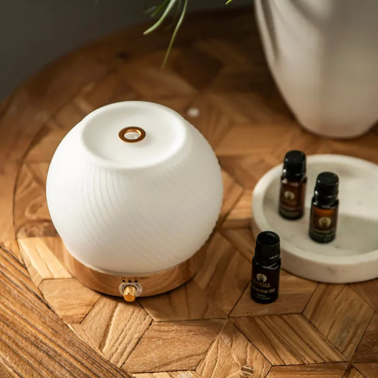 Ribbed Glass & Wood Ultrasonic Diffuser